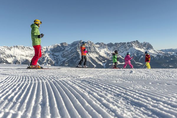Familie-Skifahren_Wilder-Kaiser_Foto-von-Felbert_Reiter-(67)